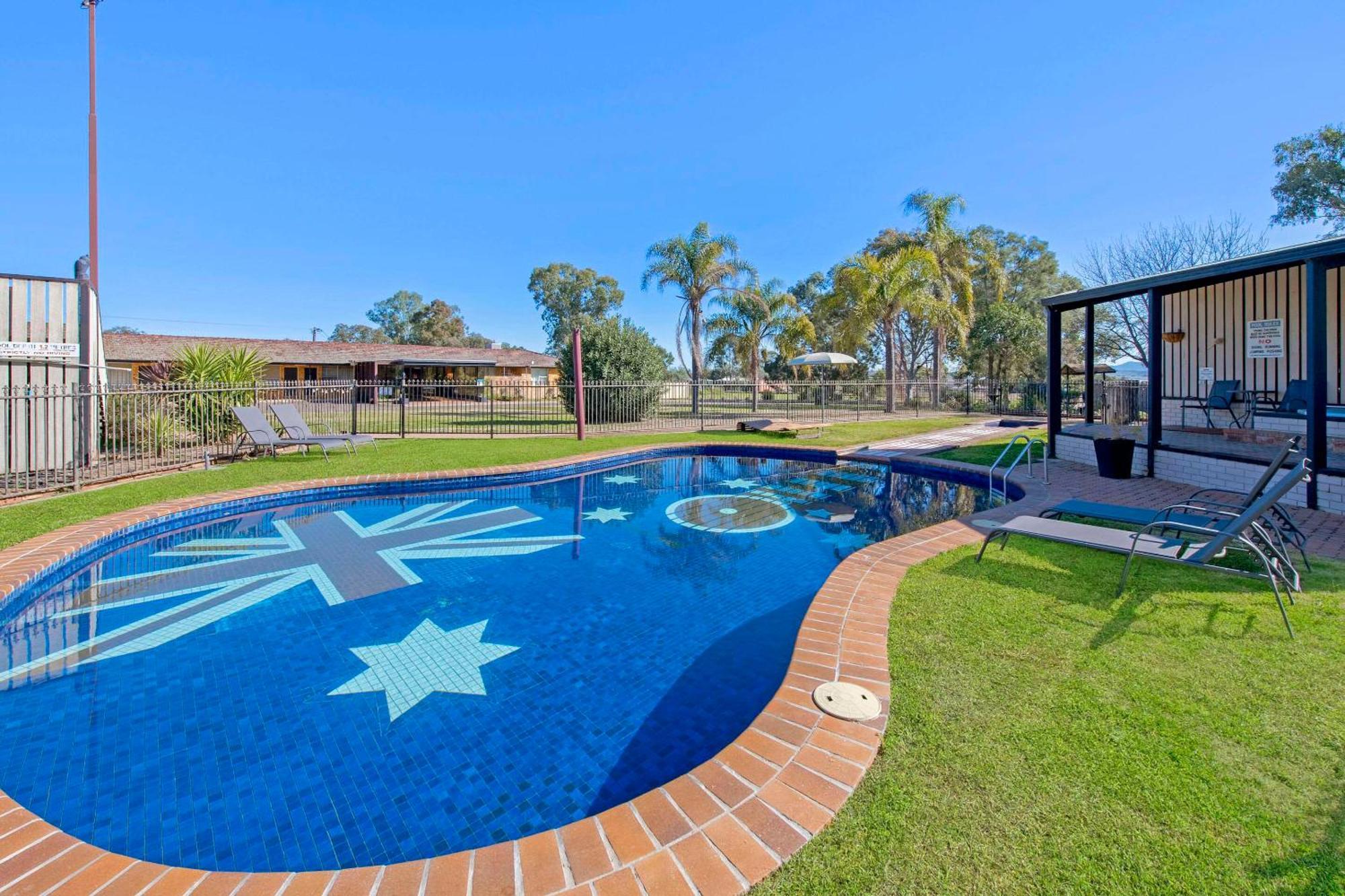Econo Lodge Savannah Park Tamworth Bagian luar foto