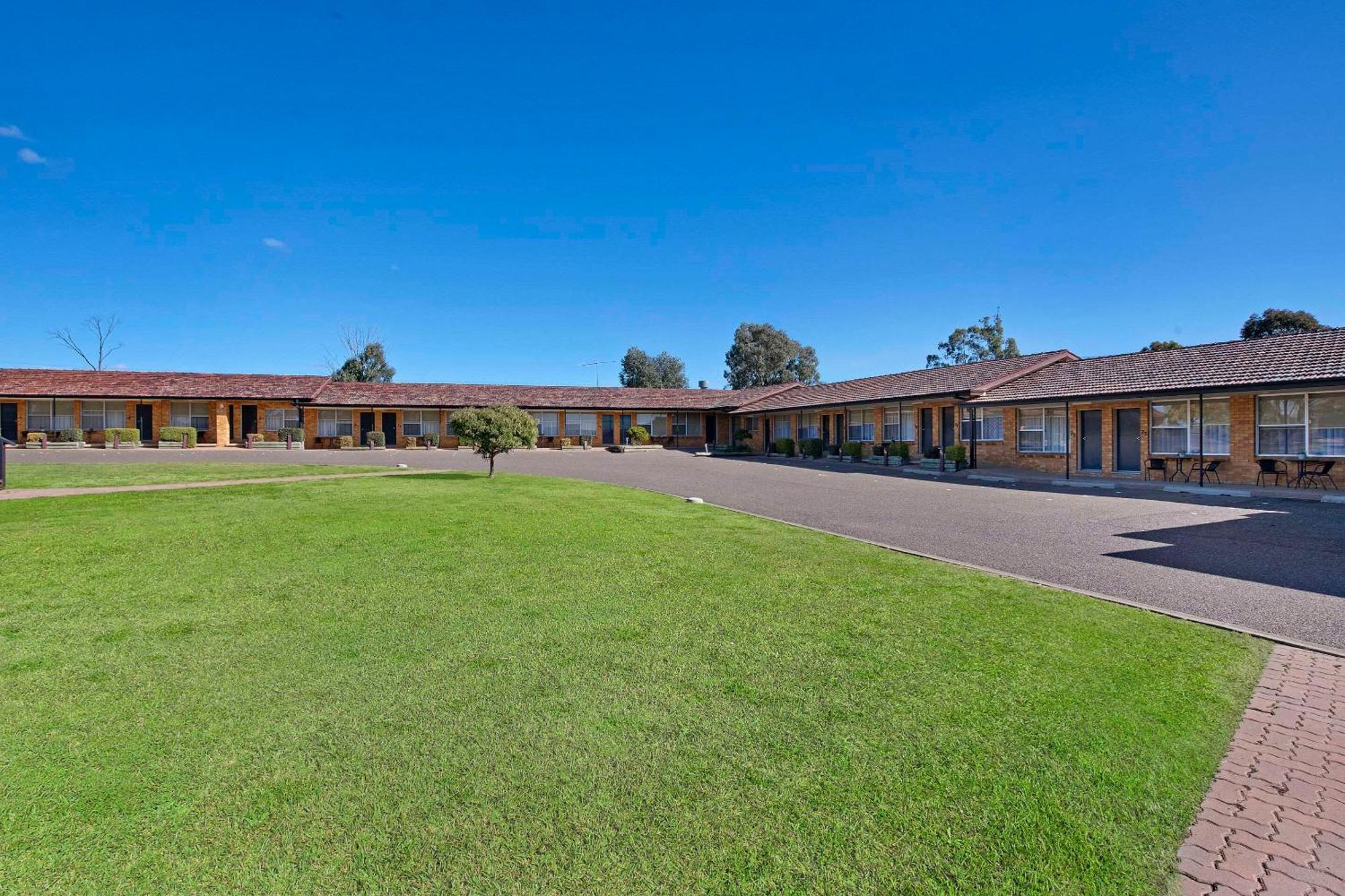 Econo Lodge Savannah Park Tamworth Bagian luar foto