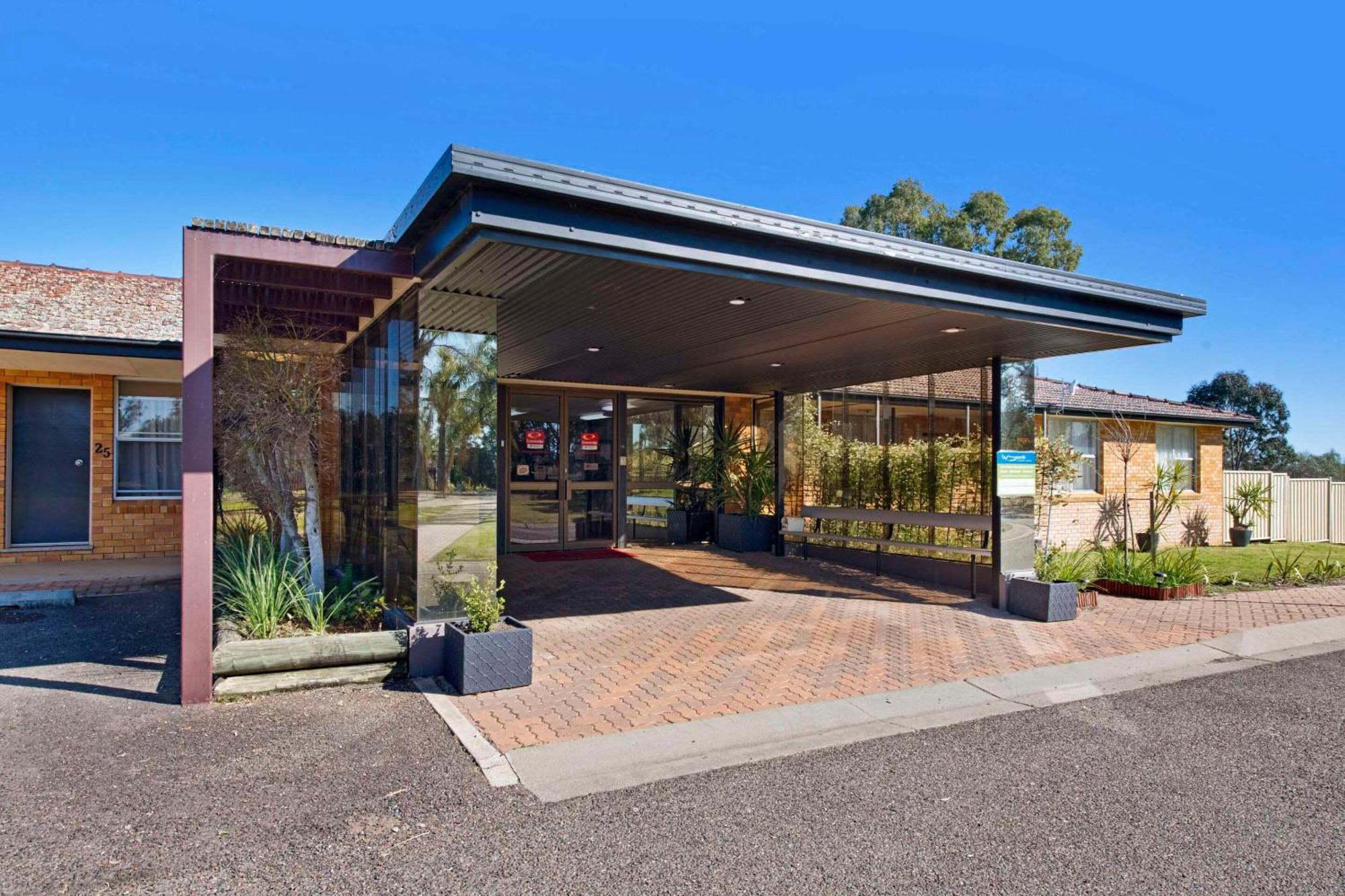 Econo Lodge Savannah Park Tamworth Bagian luar foto