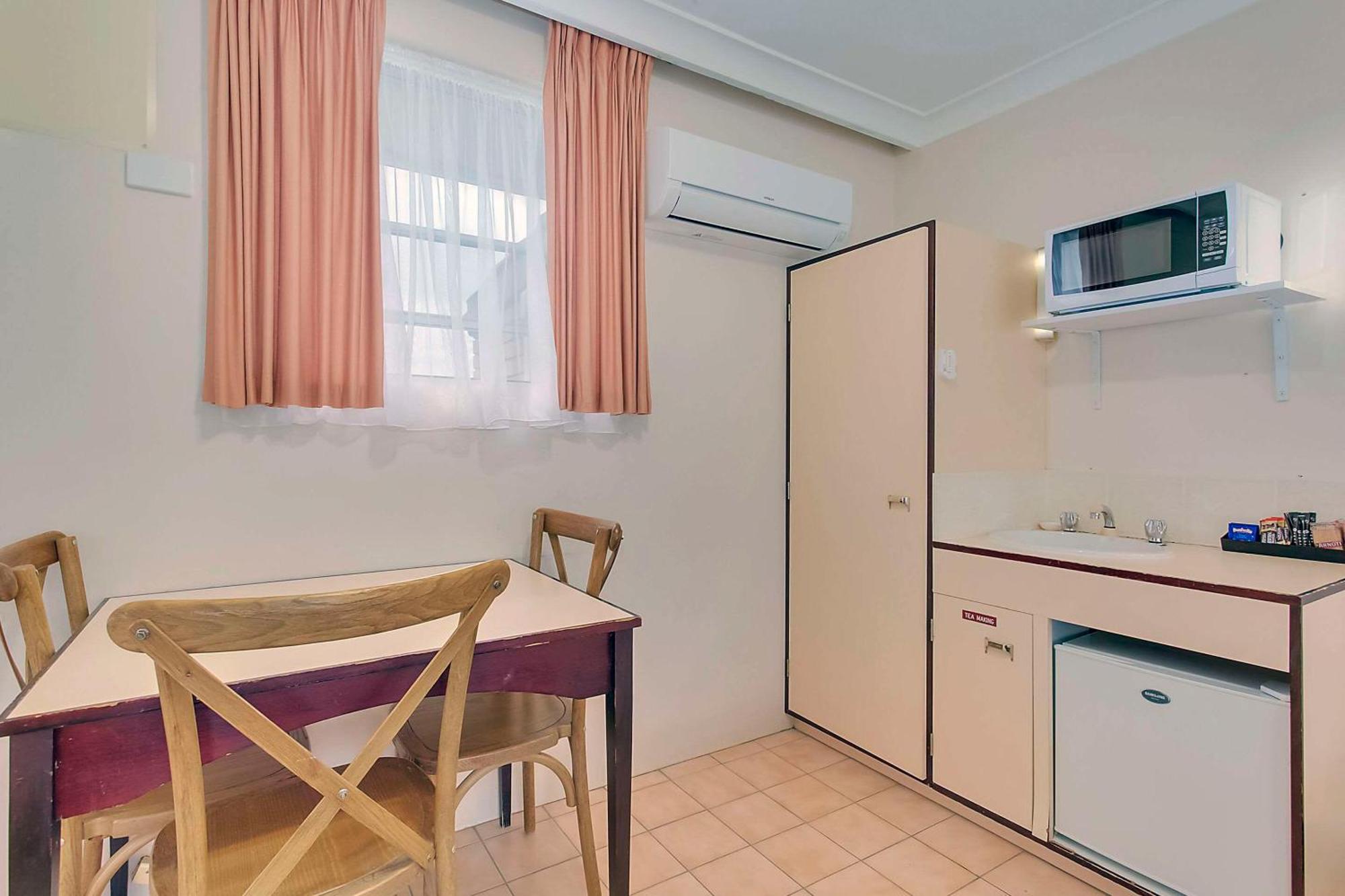 Econo Lodge Savannah Park Tamworth Bagian luar foto